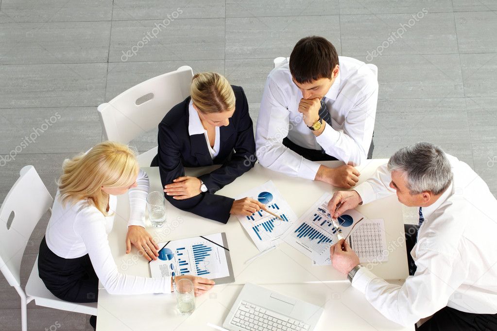 depositphotos_11632078-stock-photo-business-team-discussion